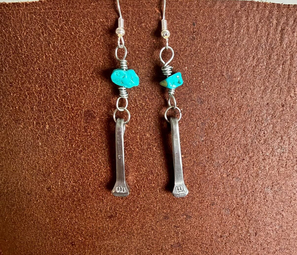 Tuquoise Horseshoe Nail Earing's