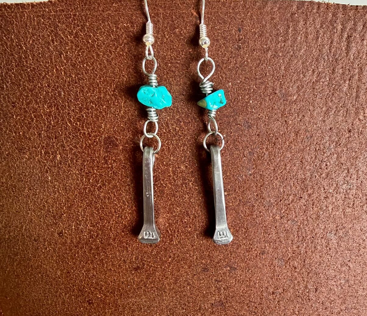 Tuquoise Horseshoe Nail Earing's